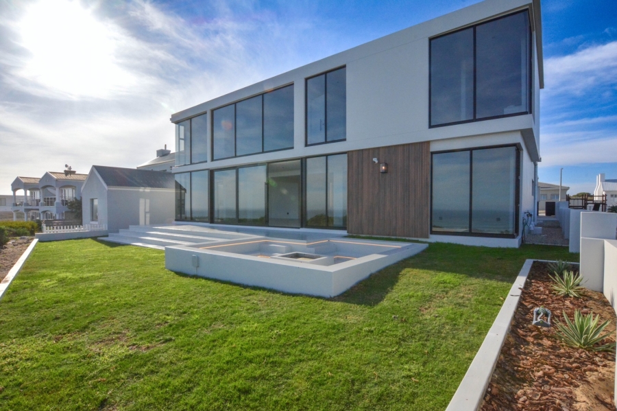 6 Bedroom Property for Sale in Yzerfontein Western Cape